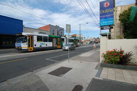 Hotel Dolma - Accommodation Newcastle 3