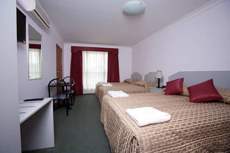 Hume Villa Motor Inn - Accommodation Newcastle 0