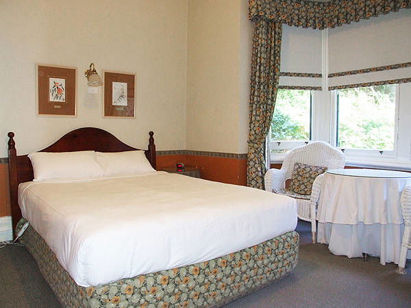 Jenolan Caves NSW Accommodation Newcastle