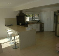Joylaine Beach House - Accommodation Newcastle