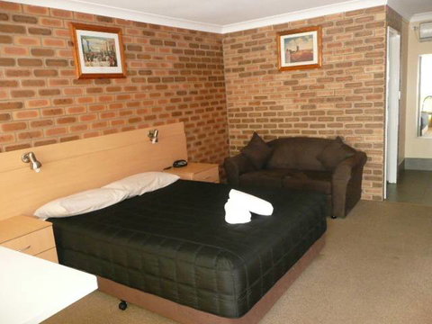 Jumbuck Motor Inn - Accommodation Newcastle 0