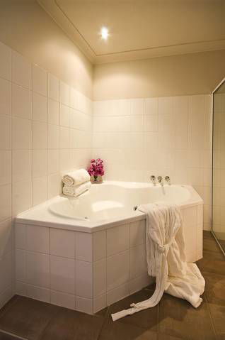 Kimberley Grande - Accommodation Newcastle 5