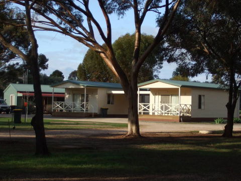 Laura Community Caravan Park - Accommodation Newcastle 0