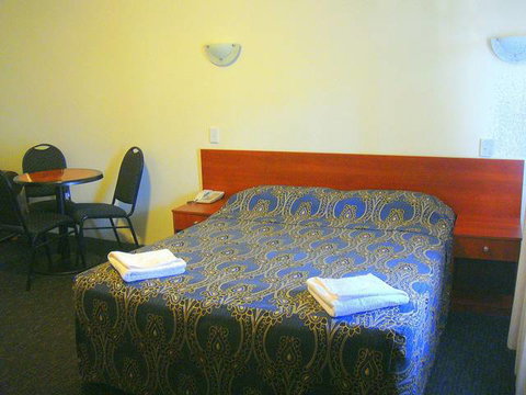 Liberty Plains Motor Inn - Accommodation Newcastle 3