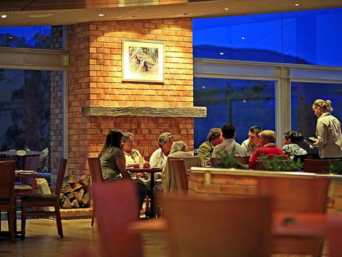 Macedon Ranges Hotel & Spa - Accommodation Newcastle 1