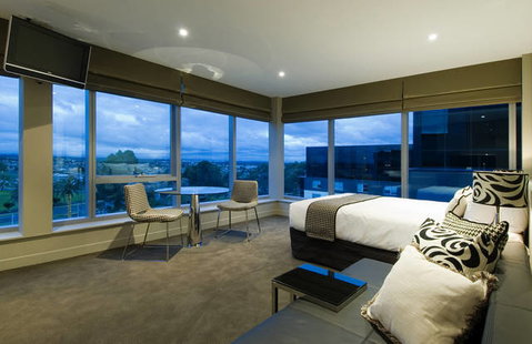 Mantra Bell City - Accommodation Newcastle 0