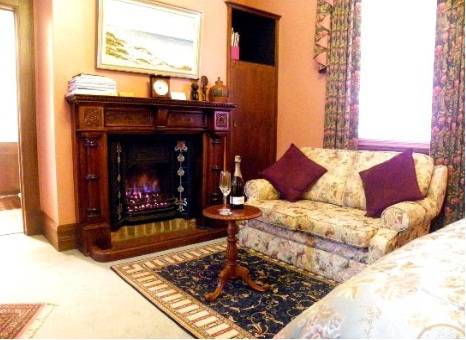 Marble Lodge Bed & Breakfast - Accommodation Newcastle 0