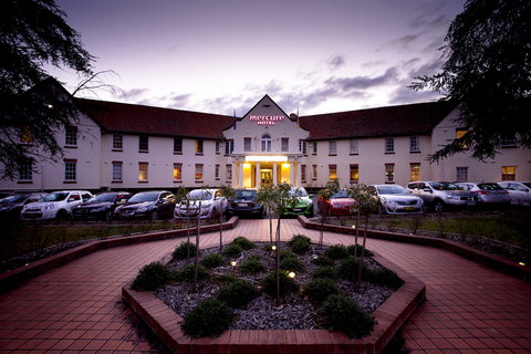 Mercure Canberra - Accommodation Newcastle 5