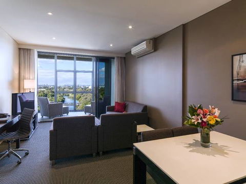 Meriton Serviced Apartments Parramatta - Accommodation Newcastle 2