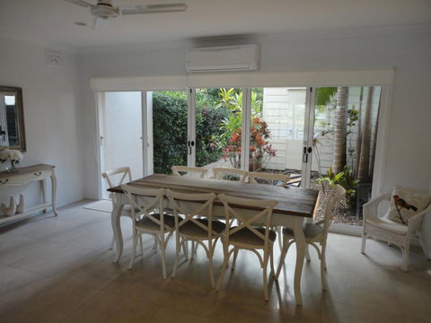 Noosa Entrance Waterfront Resort - Accommodation Newcastle 1