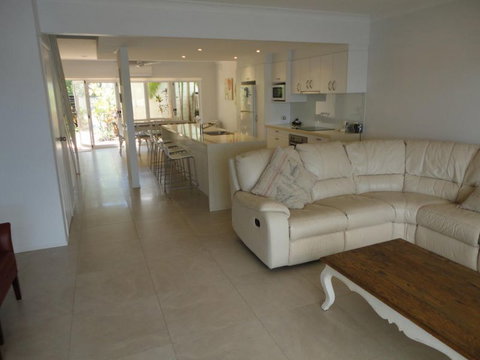 Noosa Entrance Waterfront Resort - Accommodation Newcastle 3