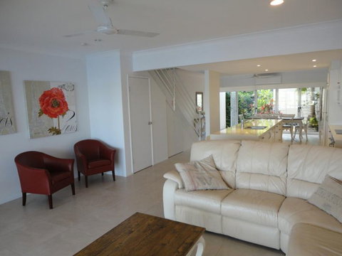 Noosa Entrance Waterfront Resort - Accommodation Newcastle 4