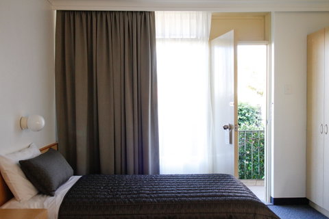 Mid City Motor Inn - Accommodation Newcastle 4