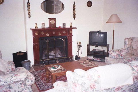Morse Cottage - Accommodation Newcastle 3