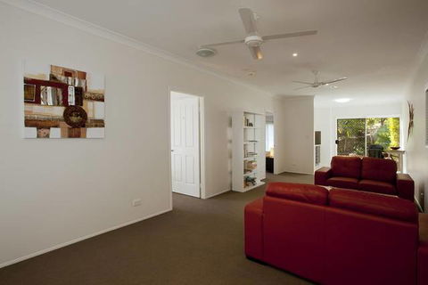 Mt Coolum Retreat 'A Bed & Breakfast' - Accommodation Newcastle 2