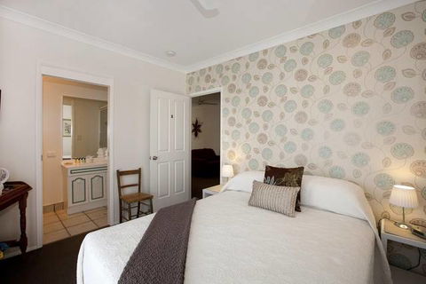 Mt Coolum Retreat 'A Bed & Breakfast' - Accommodation Newcastle 0