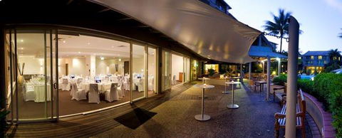 Novotel Cairns Oasis Resort - Accommodation Newcastle 3