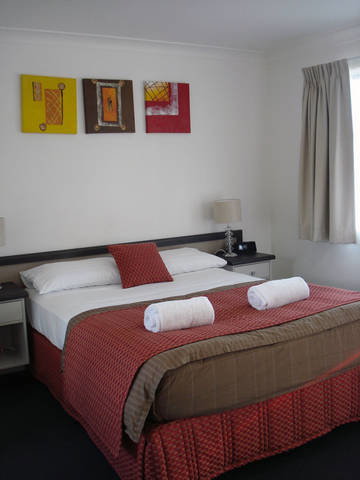 Oakey Motor Inn - Accommodation Newcastle 1