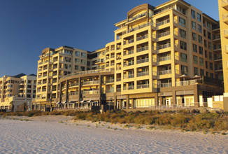 Oaks Plaza Pier - Accommodation Newcastle 2