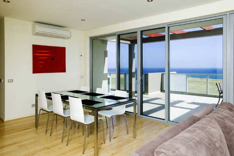 Ocean Fairways - Accommodation Newcastle 6