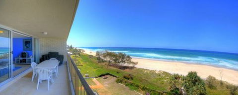 Pacific Surf Absolute Beachfront Apartments - Accommodation Newcastle 3