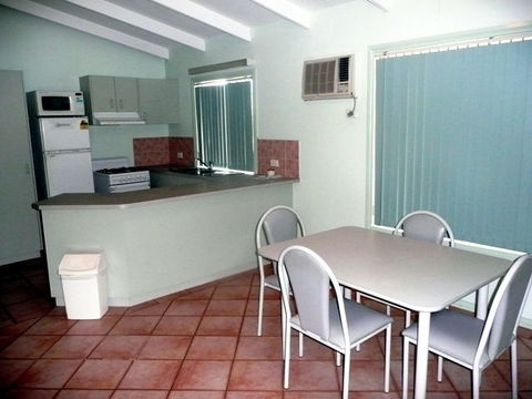 Palm Grove Caravan Resort - Accommodation Newcastle 1