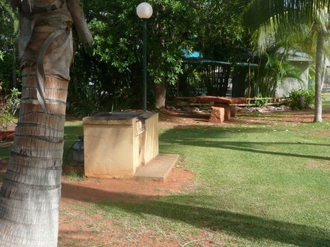 Palm Grove Caravan Resort - Accommodation Newcastle 3