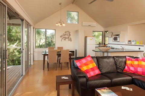 Pelicans At Denmark - Chalets - Accommodation Newcastle 5