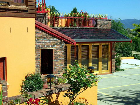 Peppers Over The Lake - Accommodation Newcastle 1