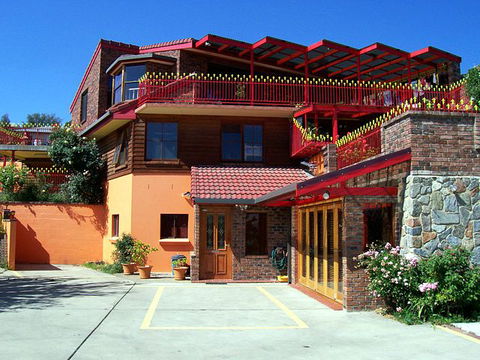 Peppers Over The Lake - Accommodation Newcastle 2