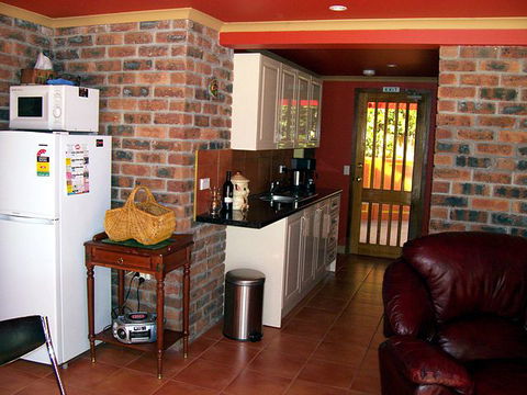 Peppers Over The Lake - Accommodation Newcastle 3
