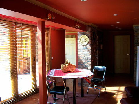 Peppers Over The Lake - Accommodation Newcastle 4