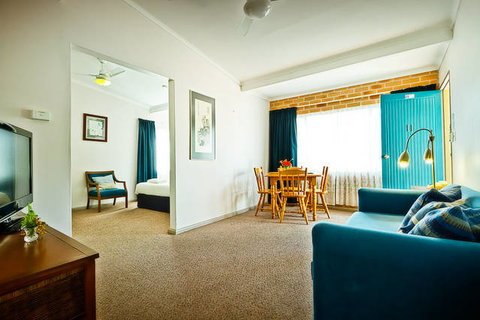 Premier Motor Inn - Accommodation Newcastle 6