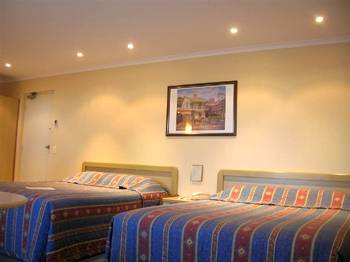 Reef Motor Inn - Accommodation Newcastle 1