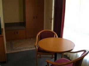 Reef Motor Inn - Accommodation Newcastle 4