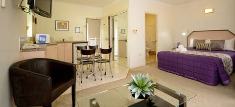 Reef Palms - Accommodation Newcastle 3