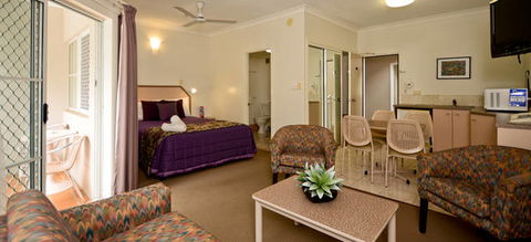 Reef Palms - Accommodation Newcastle 4