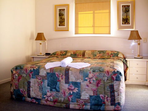 Riviere On Golden Beach - Accommodation Newcastle 1