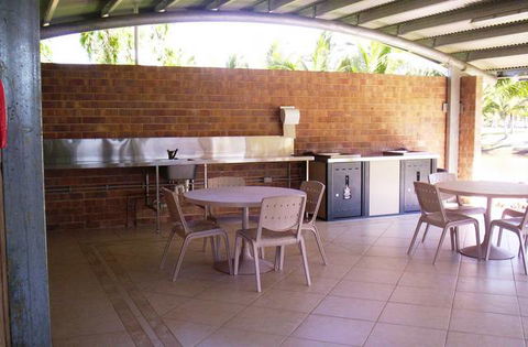 Rollingstone Beach Caravan Resort - Accommodation Newcastle 6