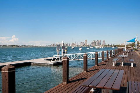 Sandcastles On The Broadwater - Accommodation Newcastle 6