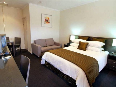 Standpipe Golf Motor Inn - Accommodation Newcastle 0