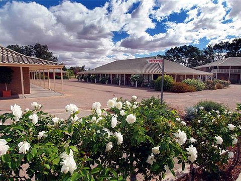 Standpipe Golf Motor Inn - Accommodation Newcastle 4