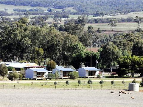 Stone Hut Cottages - Accommodation Newcastle 0