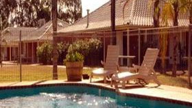 Standpipe Golf Motor Inn - Accommodation Newcastle 7
