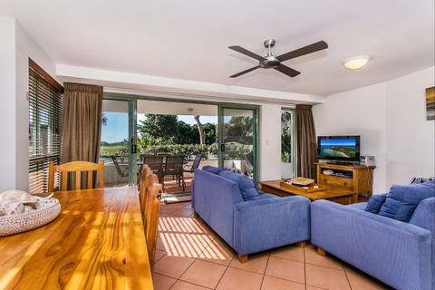 A Summer Cottage - Accommodation Newcastle 346