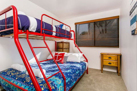 A Summer Cottage - Accommodation Newcastle 349