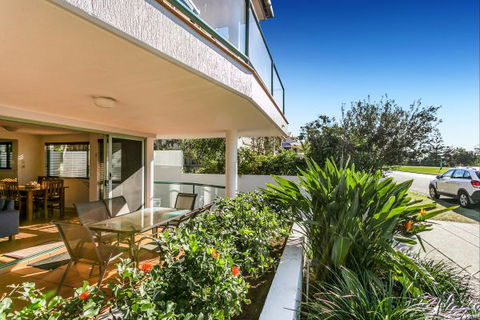 A Summer Cottage - Accommodation Newcastle 351