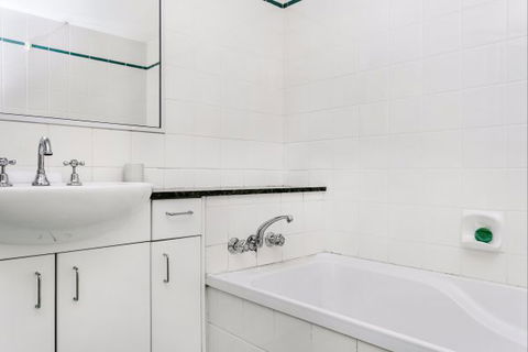 A Summer Cottage - Accommodation Newcastle 353