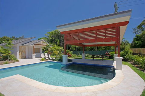 A Summer Cottage - Accommodation Newcastle 9