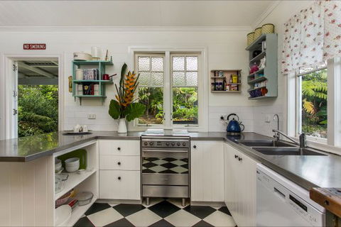 A Summer Cottage - Accommodation Newcastle 55